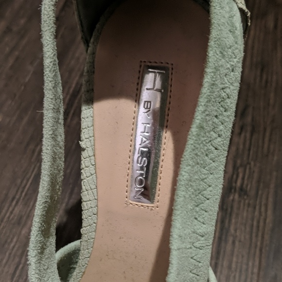 Heels - Picture 2 of 3